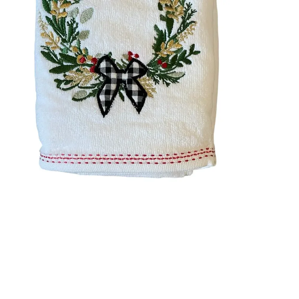 Papyrus Hand Towels Set of 2 Embroidered Christmas Holiday Wreath 16x28 NEW